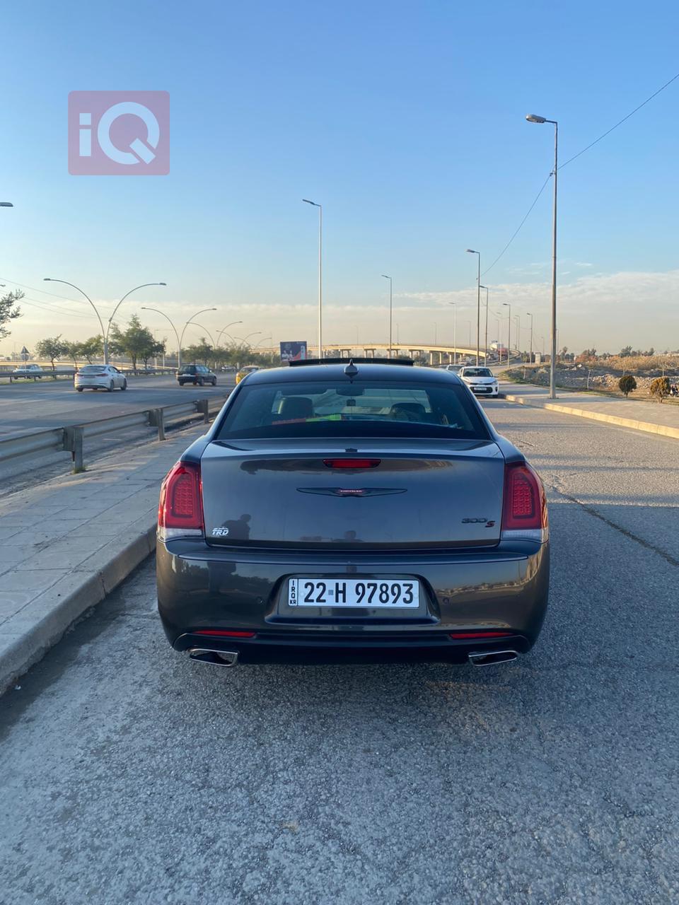 كرايسلر 300